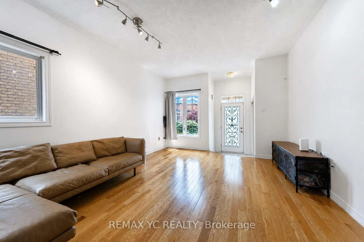 Photo 6 of 24 Millwright Avenue, Richmond Hill, Oak Ridges Lake Wilcox — HOMEH