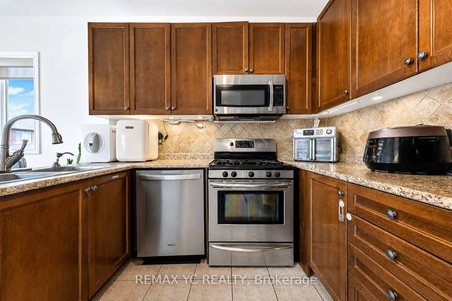 Photo 12 of 24 Millwright Avenue, Richmond Hill, Oak Ridges Lake Wilcox — HOMEH