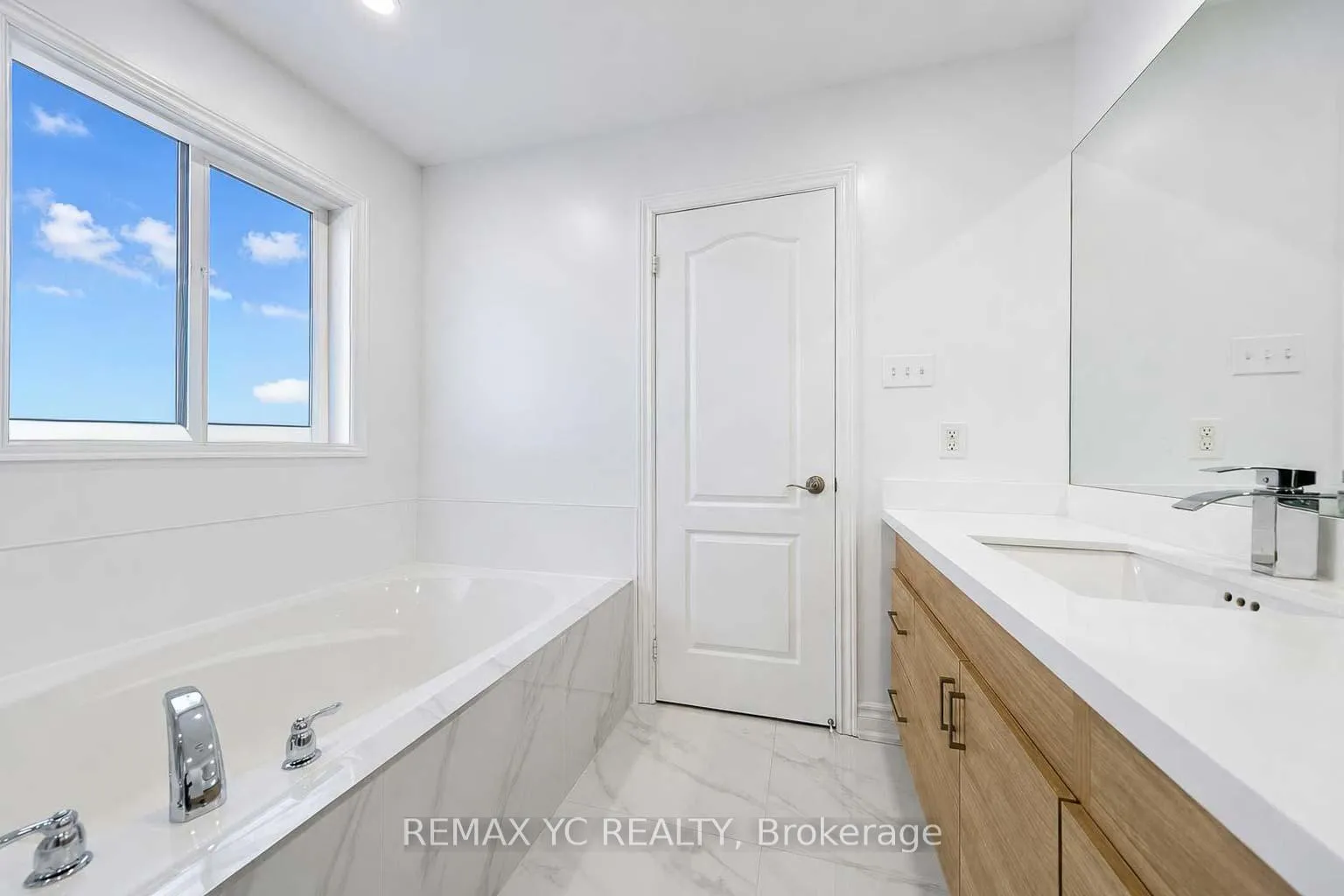 Photo 24 of 24 Millwright Avenue, Richmond Hill, Oak Ridges Lake Wilcox — HOMEH