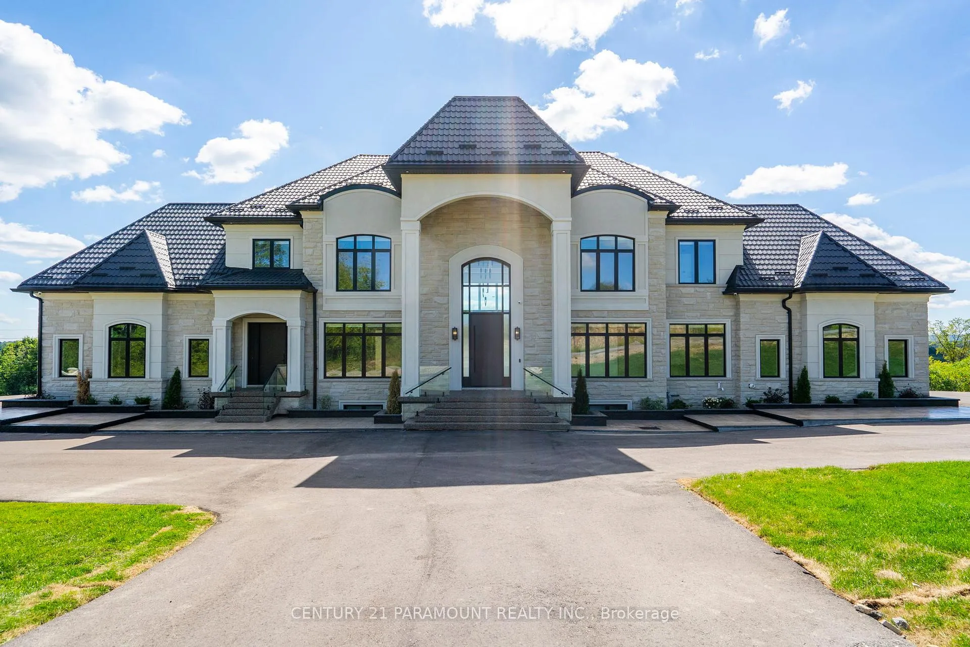 Photo 1 of 16322 Hillview Place, Caledon, Palgrave — HOMEH