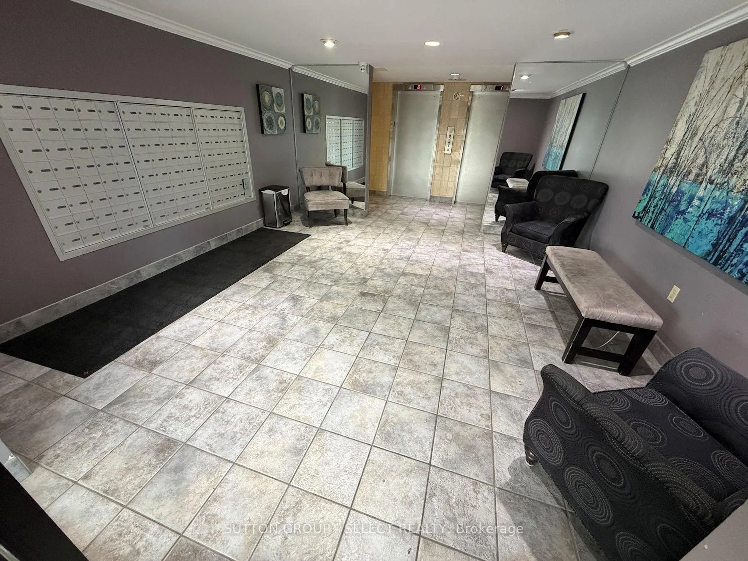 Photo 4 of Unit 810, 600 Grenfell Drive, London, North C — HOMEH