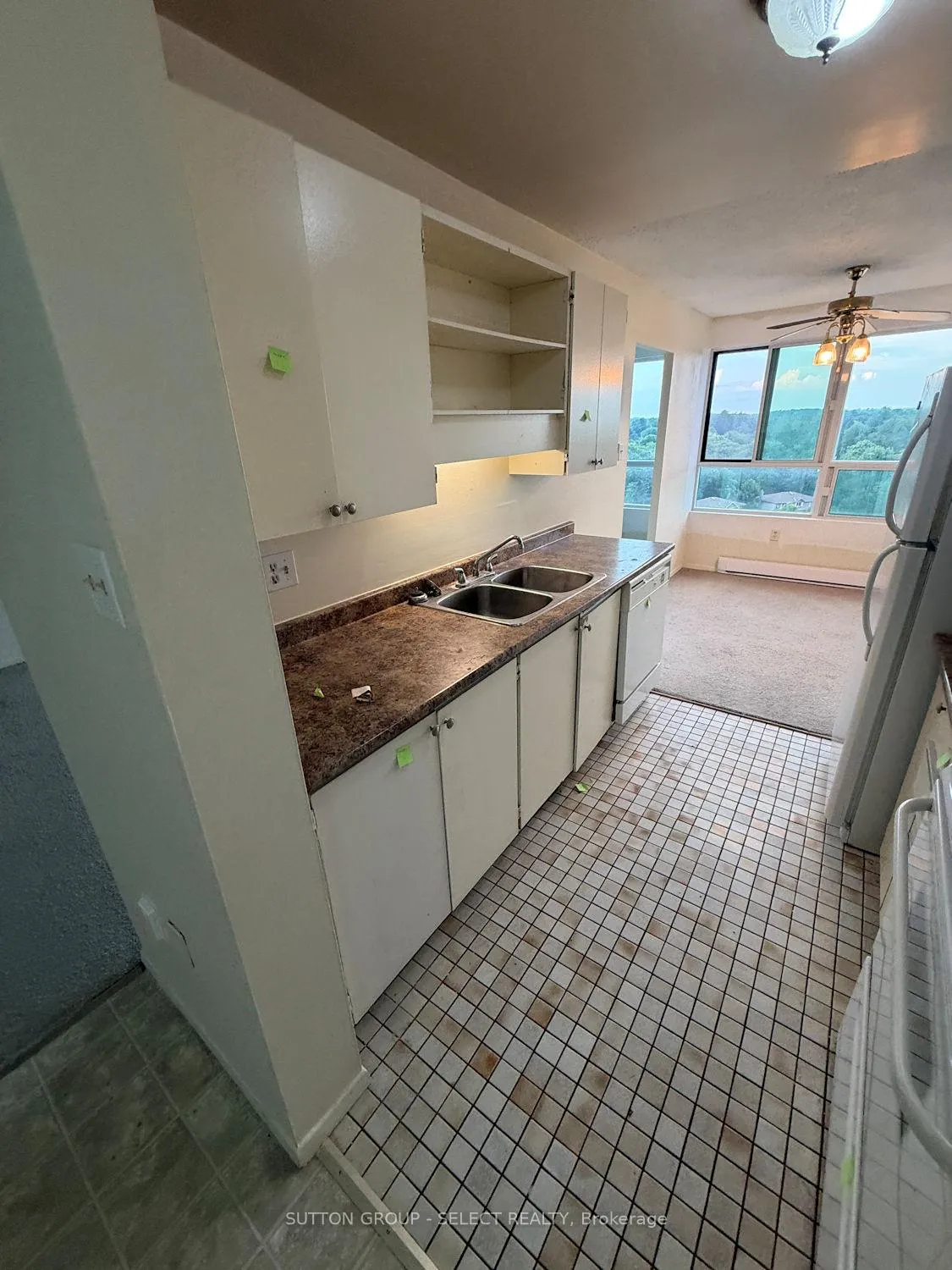 Photo 8 of Unit 810, 600 Grenfell Drive, London, North C — HOMEH