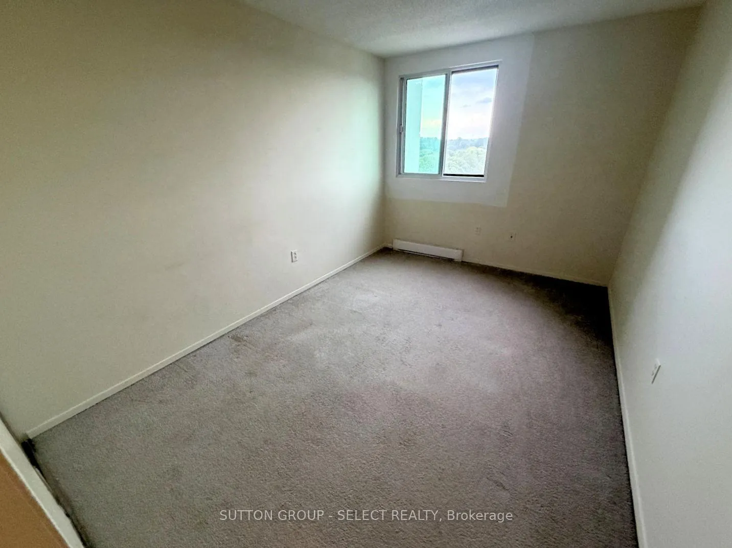 Photo 14 of Unit 810, 600 Grenfell Drive, London, North C — HOMEH