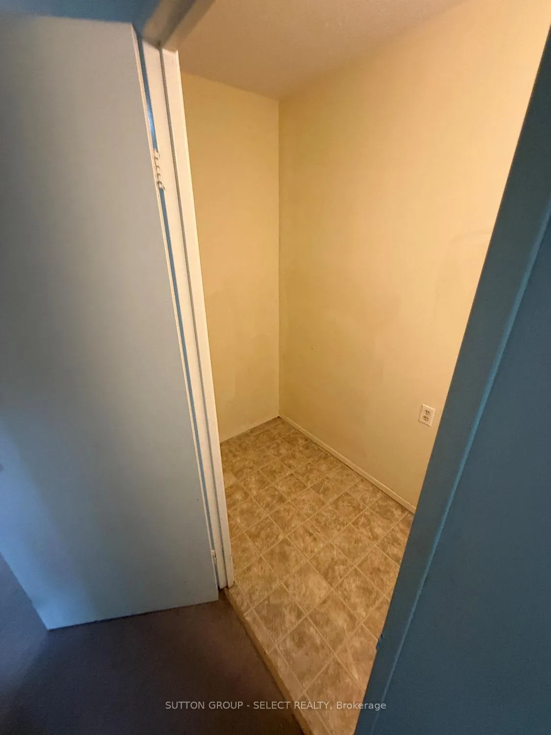 Photo 18 of Unit 810, 600 Grenfell Drive, London, North C — HOMEH