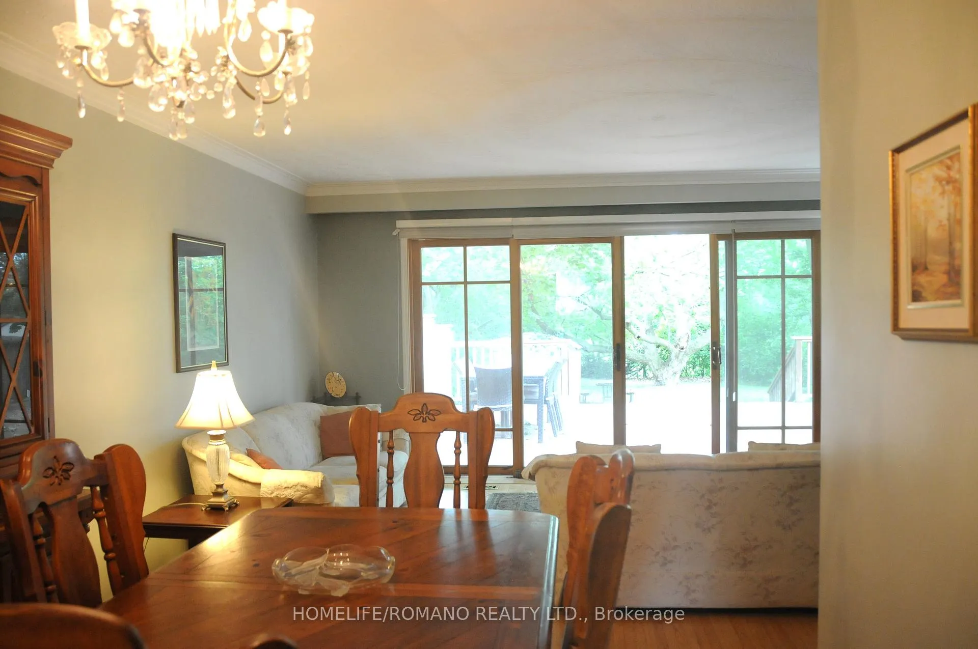Photo 5 of 65 Moon Valley Drive, Etobicoke, West Humber-Clairville — HOMEH