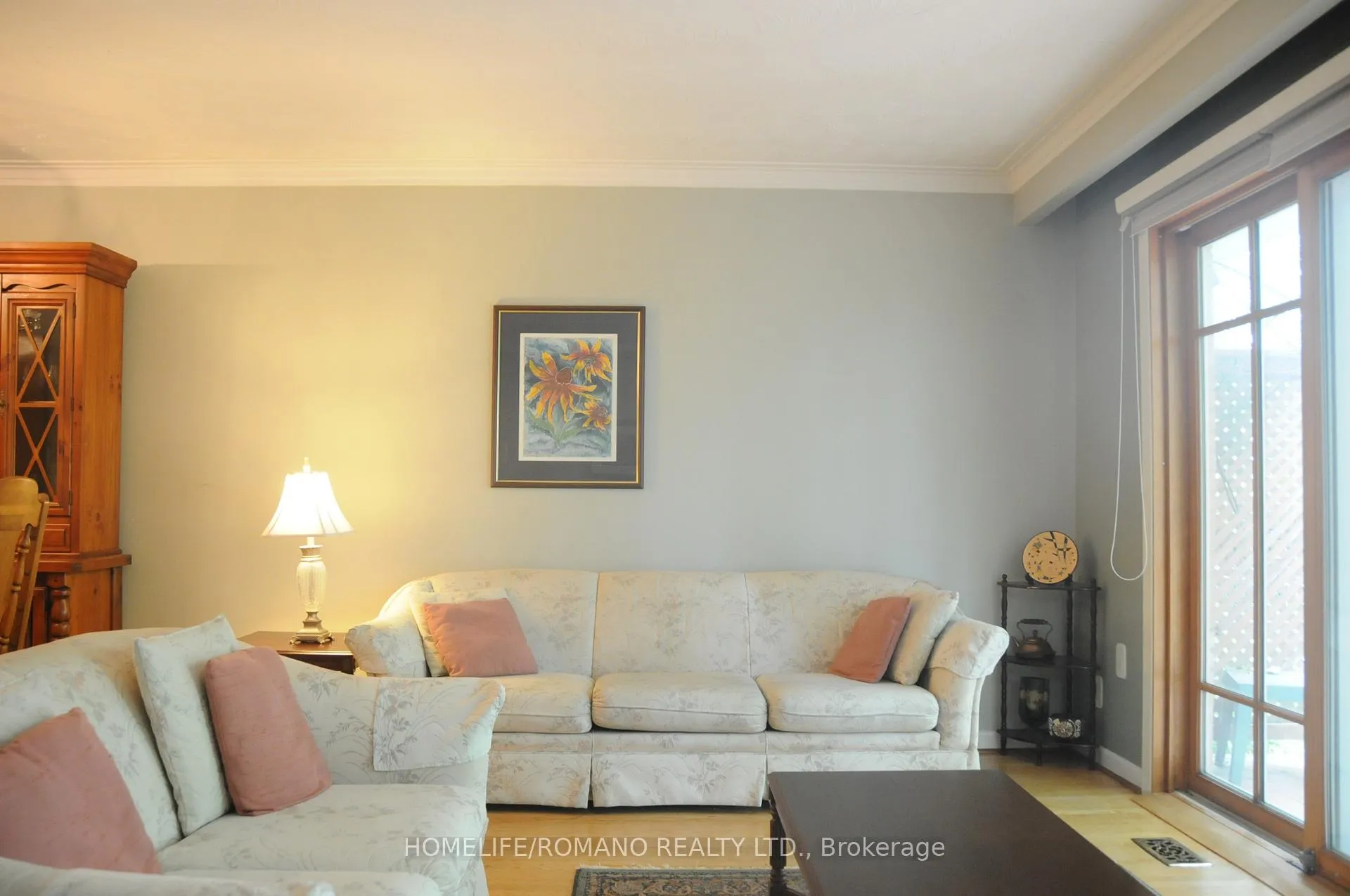 Photo 8 of 65 Moon Valley Drive, Etobicoke, West Humber-Clairville — HOMEH