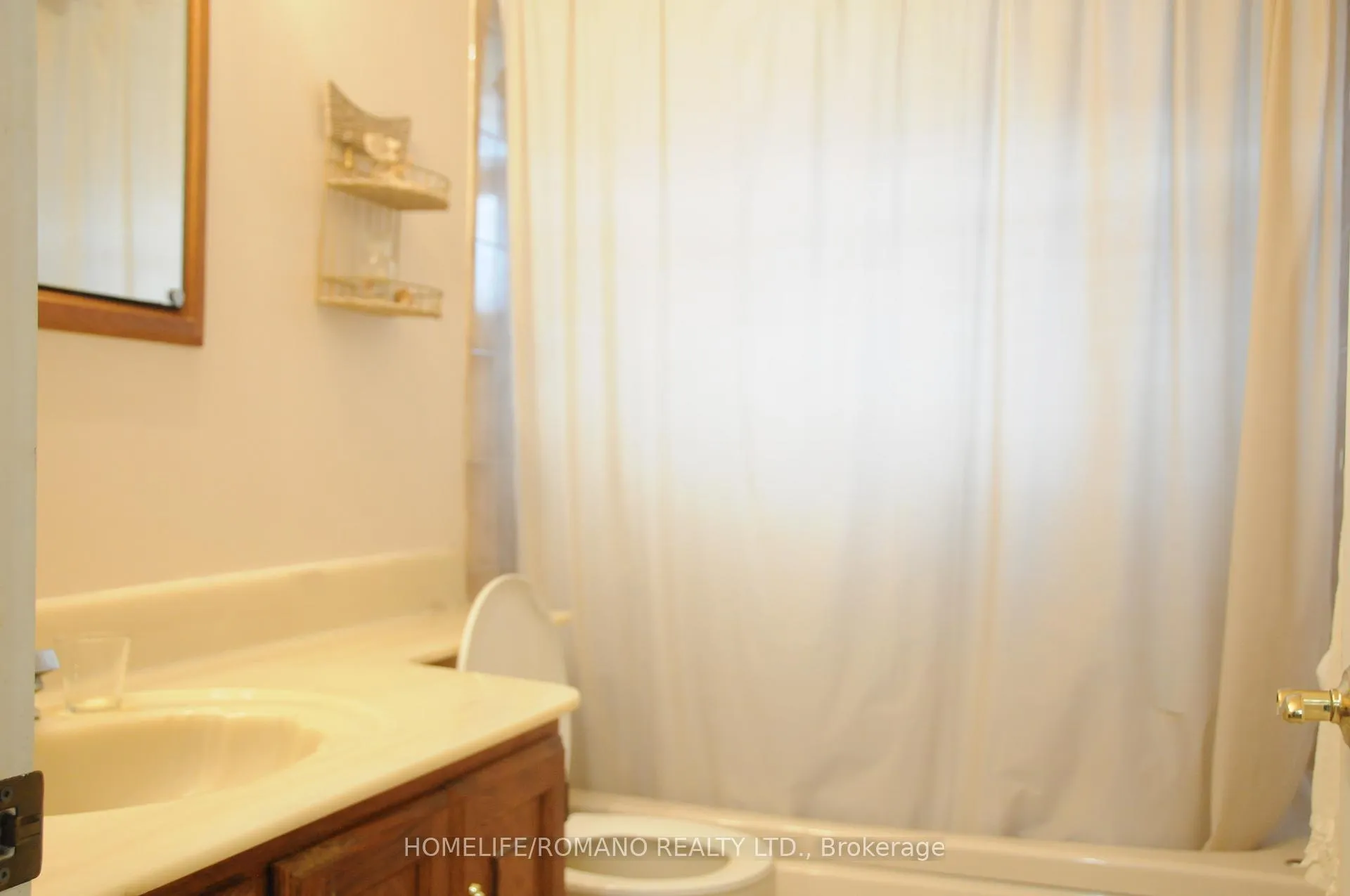 Photo 11 of 65 Moon Valley Drive, Etobicoke, West Humber-Clairville — HOMEH