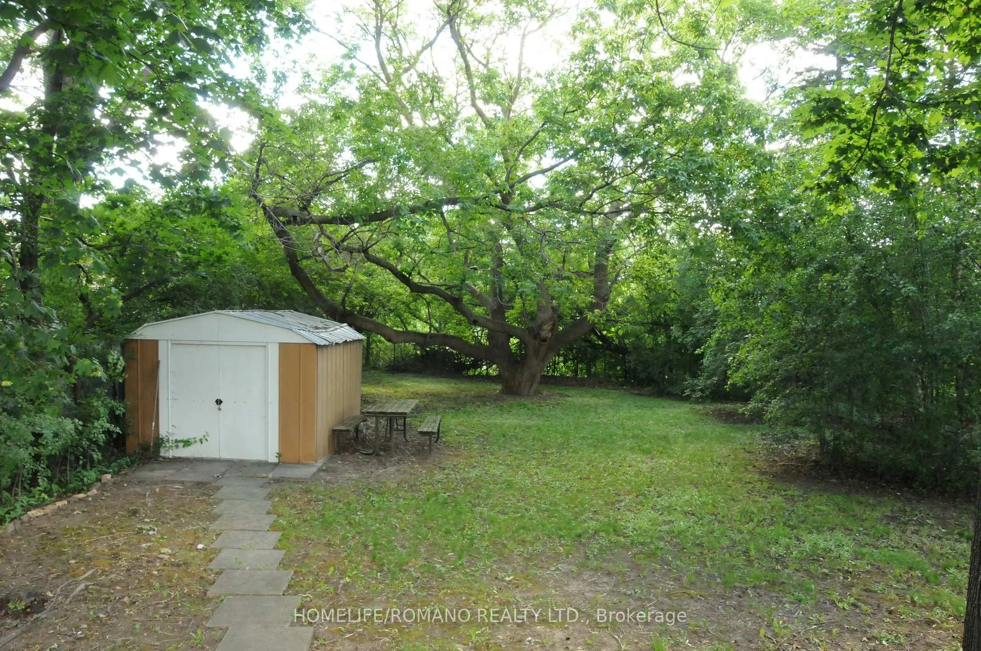 Photo 21 of 65 Moon Valley Drive, Etobicoke, West Humber-Clairville — HOMEH