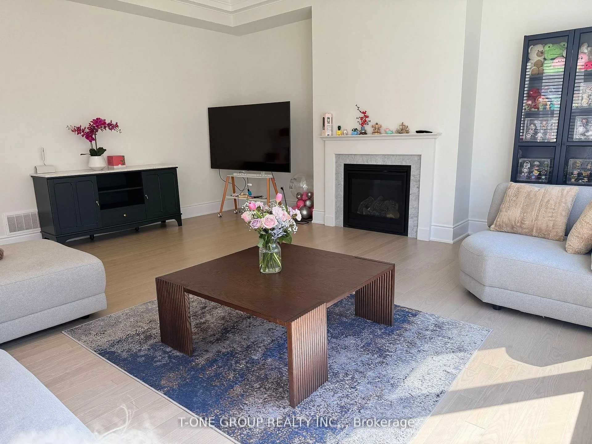 Photo 4 of 35 Nanhai Avenue, Markham, Angus Glen — HOMEH