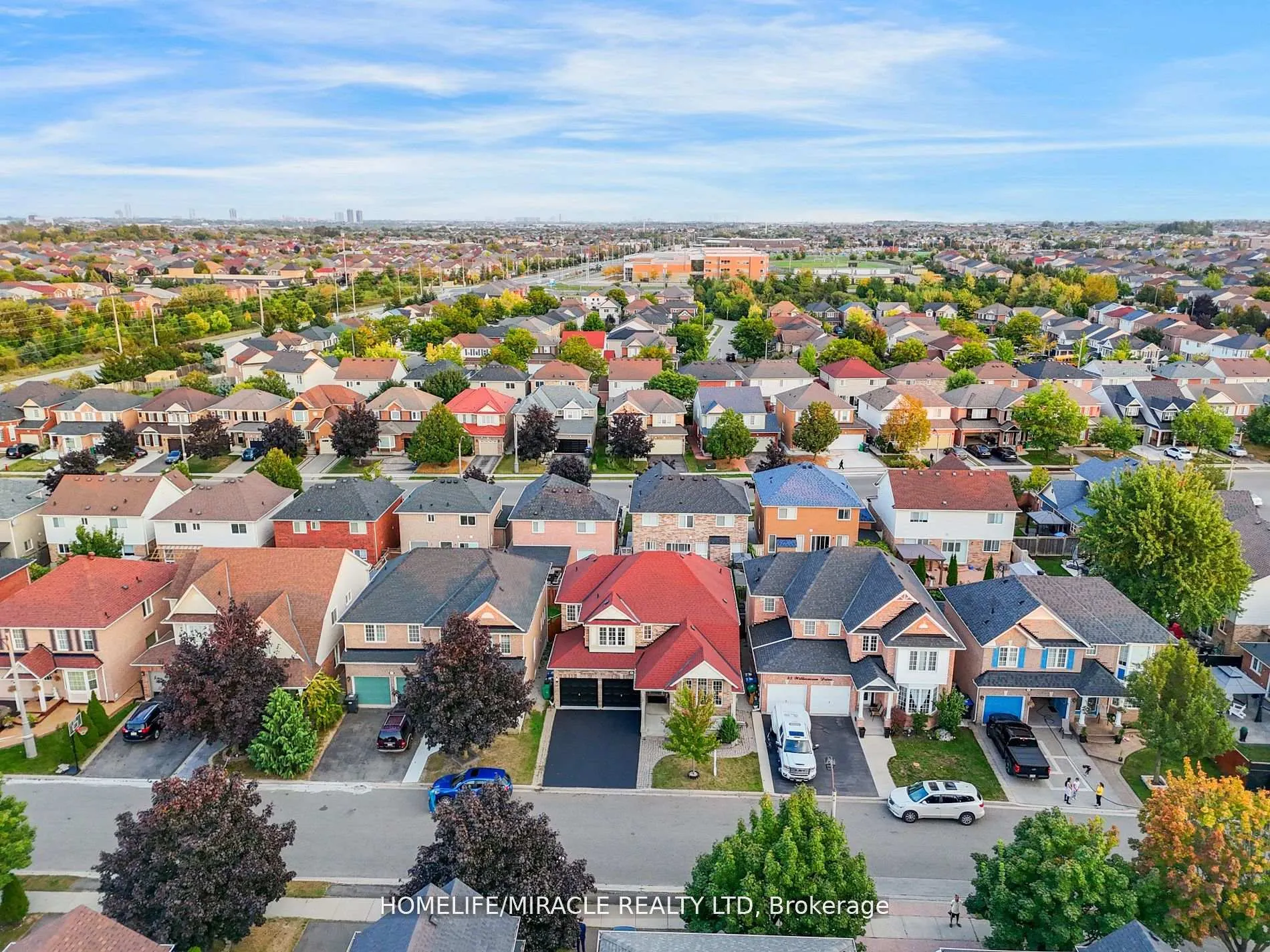 Photo 3 of 45 Williamson Drive, Brampton, Fletcher's Meadow — HOMEH