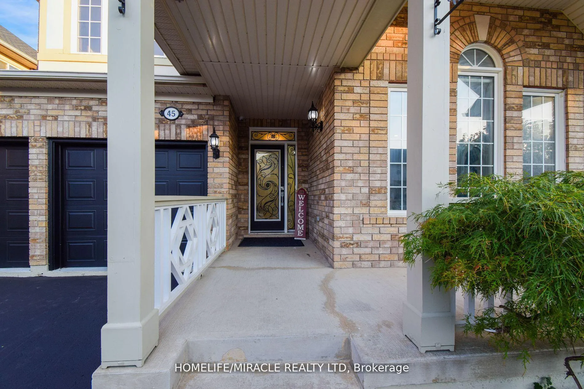 Photo 5 of 45 Williamson Drive, Brampton, Fletcher's Meadow — HOMEH