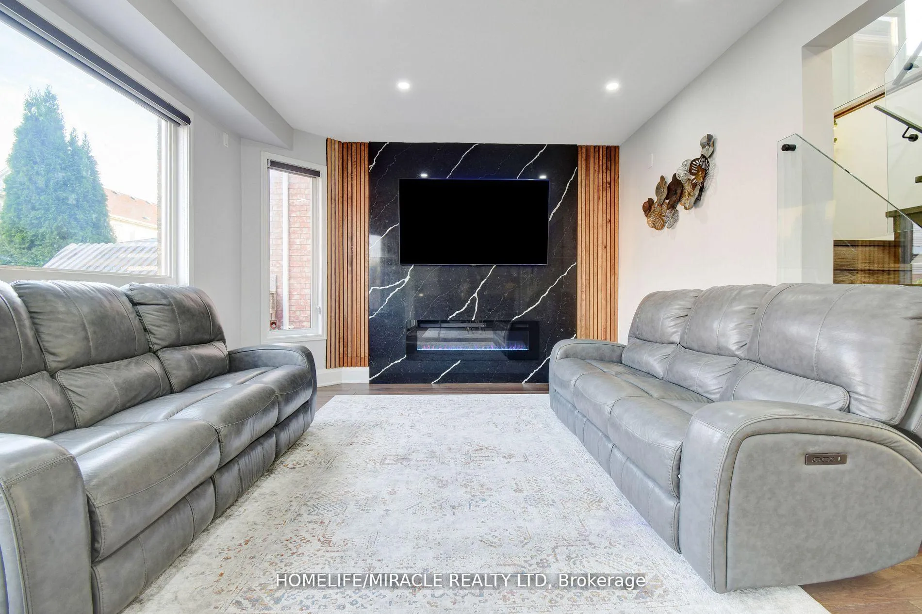Photo 13 of 45 Williamson Drive, Brampton, Fletcher's Meadow — HOMEH