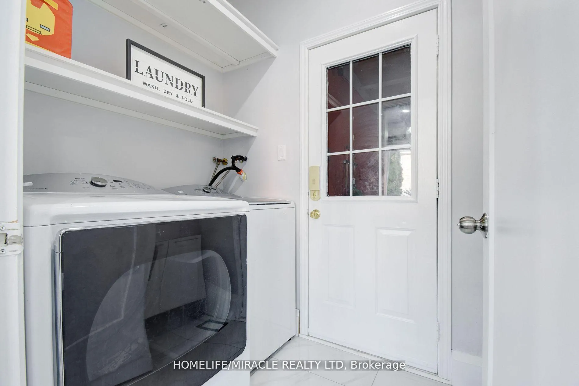 Photo 17 of 45 Williamson Drive, Brampton, Fletcher's Meadow — HOMEH