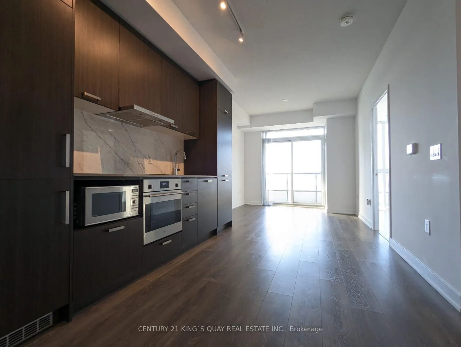 Photo 3 of Unit 2011, 38 Honeycrisp Crescent, Vaughan, Vaughan Corporate Centre — HOMEH