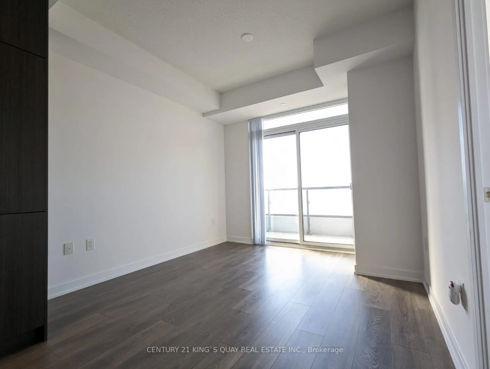Photo 5 of Unit 2011, 38 Honeycrisp Crescent, Vaughan, Vaughan Corporate Centre — HOMEH