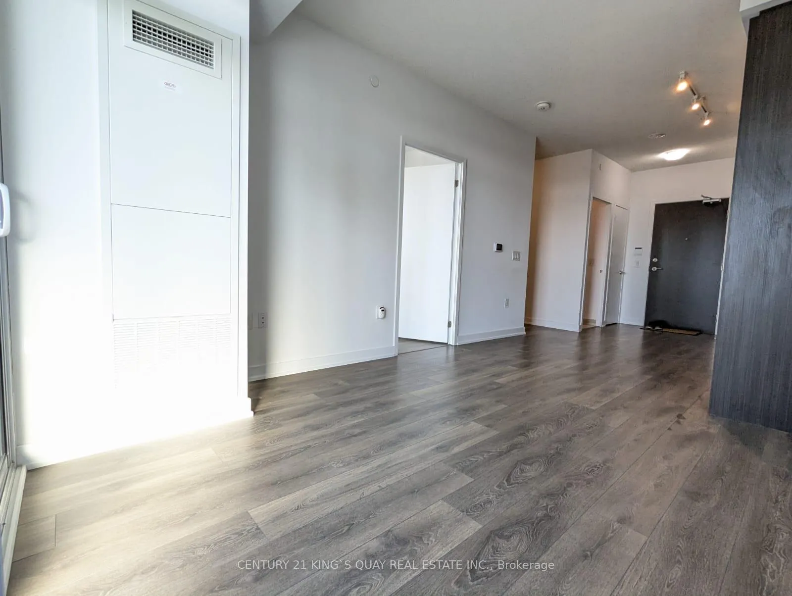 Photo 6 of Unit 2011, 38 Honeycrisp Crescent, Vaughan, Vaughan Corporate Centre — HOMEH