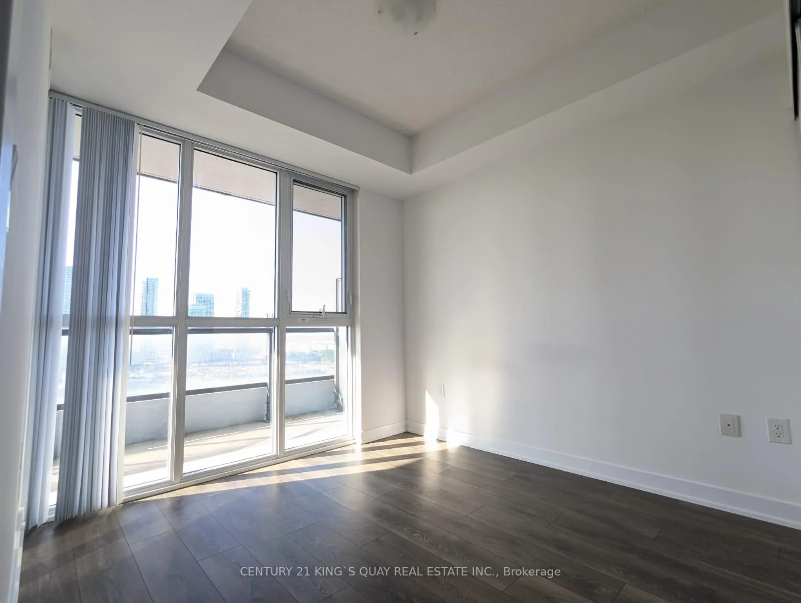 Photo 8 of Unit 2011, 38 Honeycrisp Crescent, Vaughan, Vaughan Corporate Centre — HOMEH