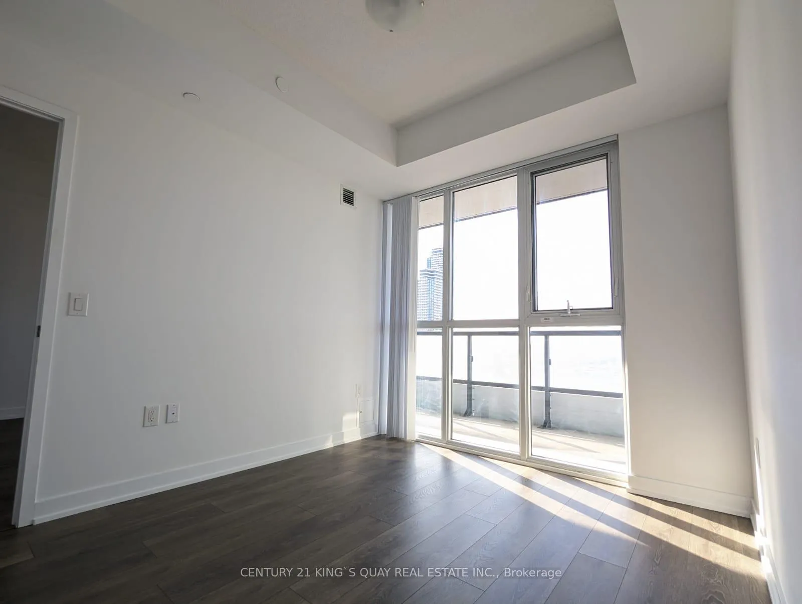 Photo 9 of Unit 2011, 38 Honeycrisp Crescent, Vaughan, Vaughan Corporate Centre — HOMEH