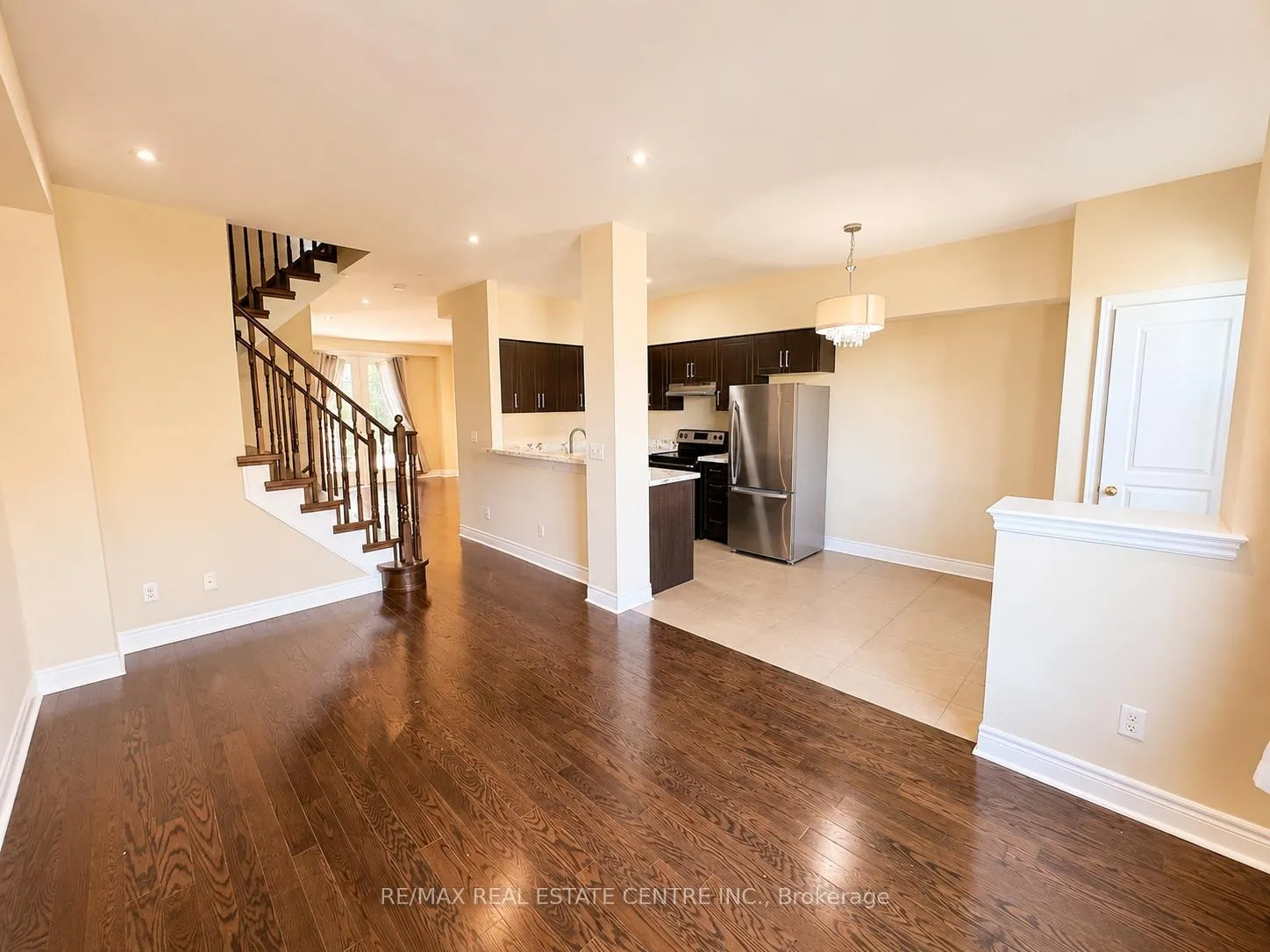 Photo 8 of 2491 Postmaster Drive, Oakville, Westmount — HOMEH
