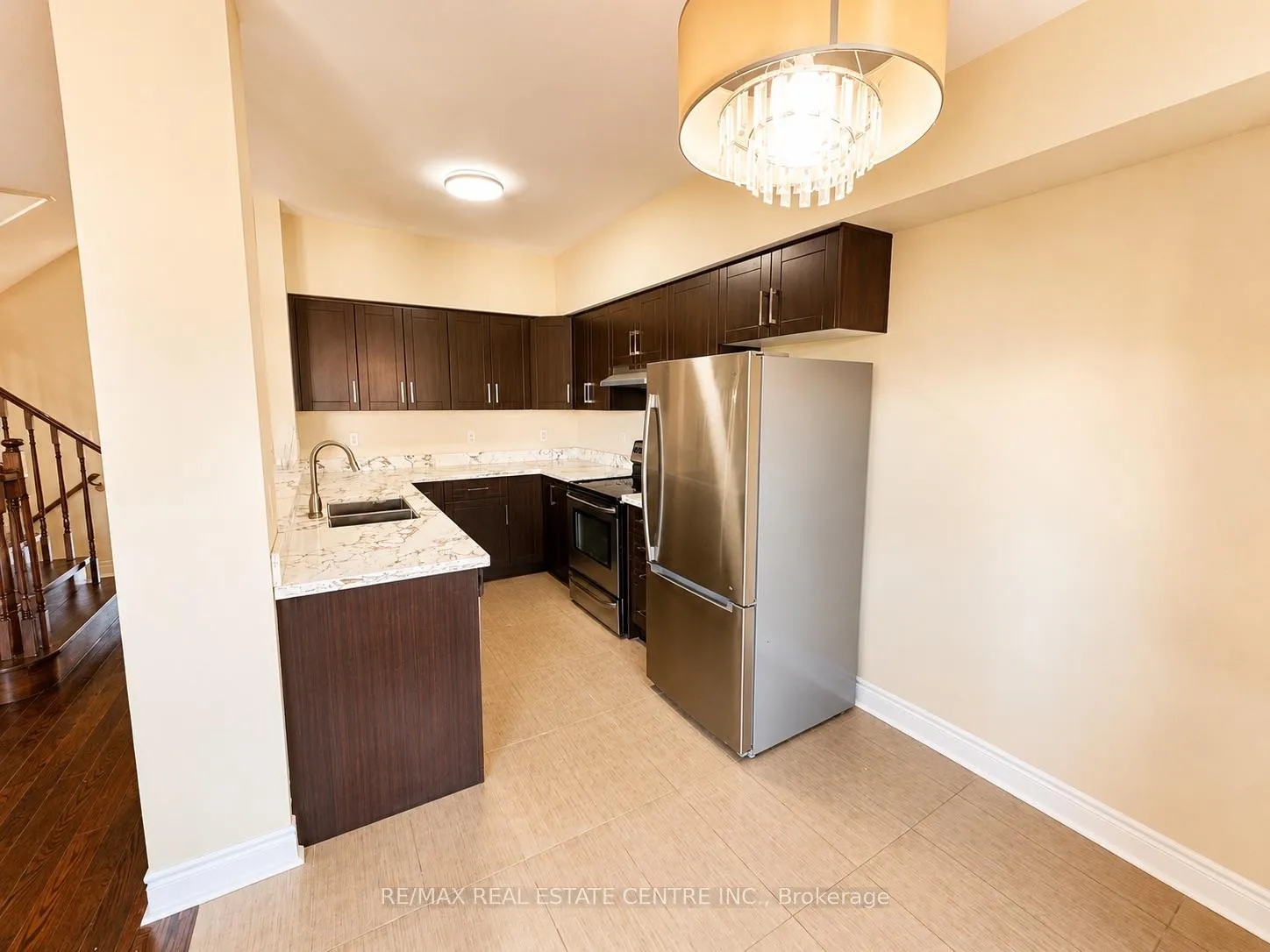 Photo 9 of 2491 Postmaster Drive, Oakville, Westmount — HOMEH
