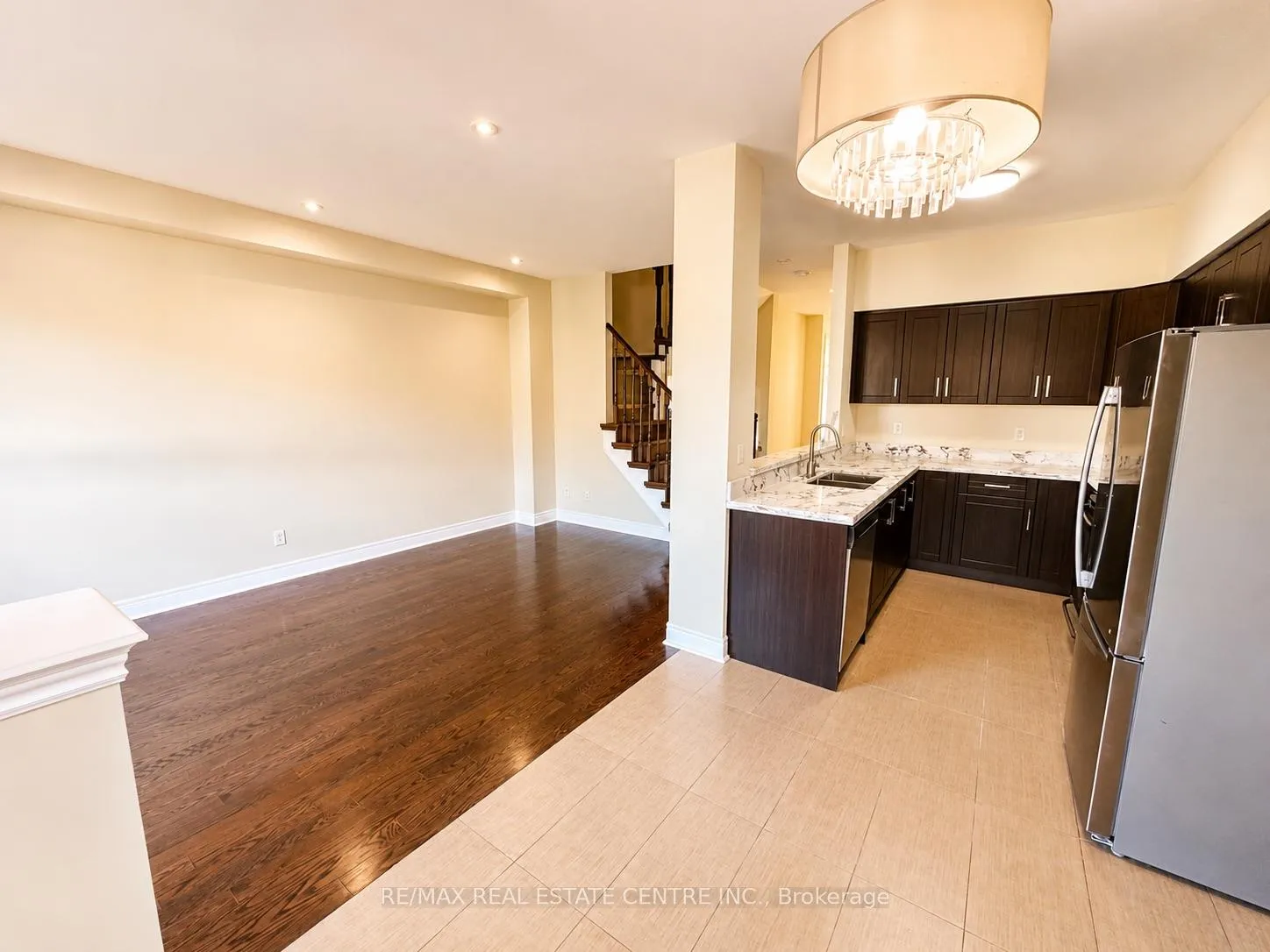 Photo 10 of 2491 Postmaster Drive, Oakville, Westmount — HOMEH