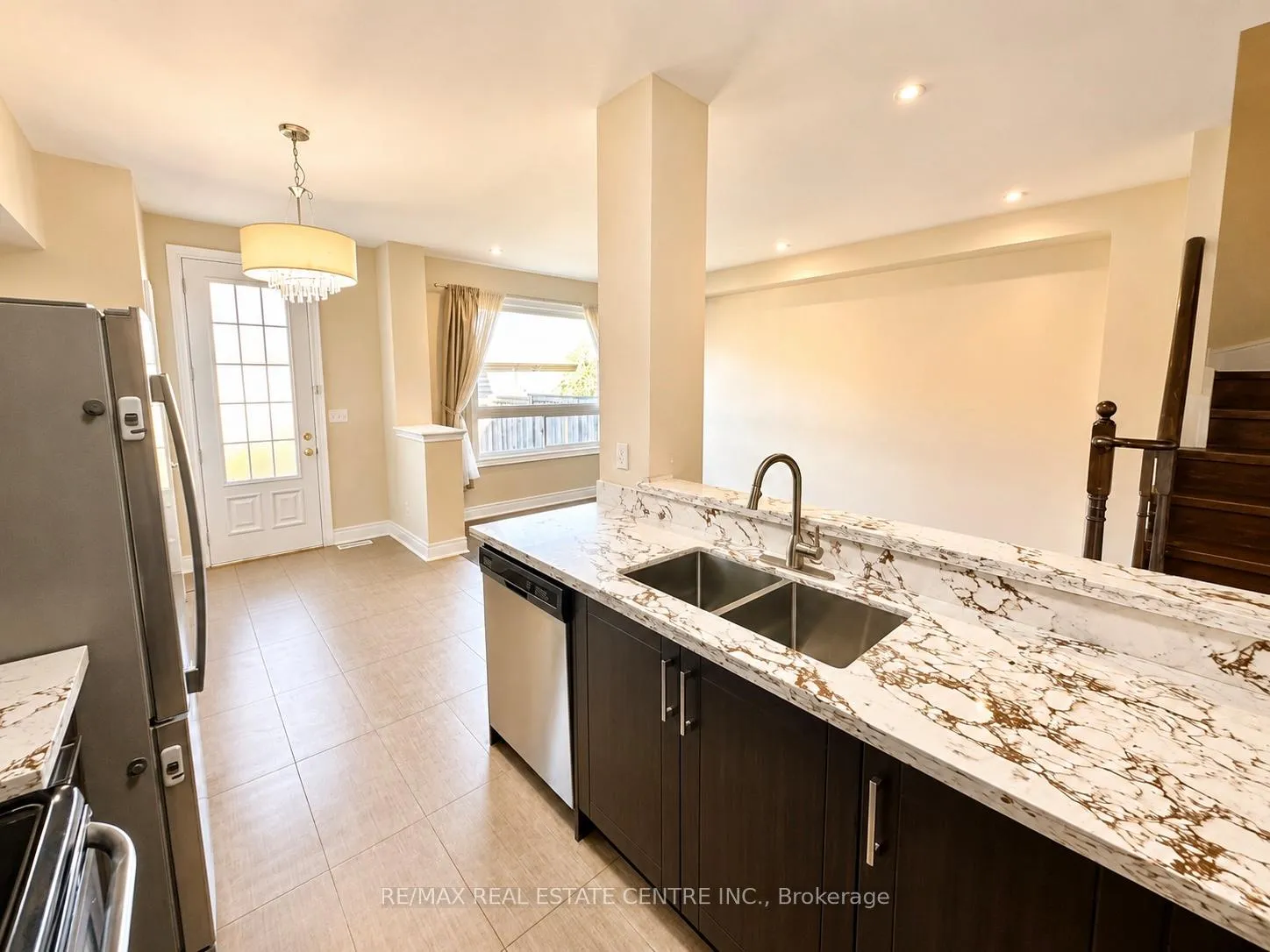 Photo 12 of 2491 Postmaster Drive, Oakville, Westmount — HOMEH