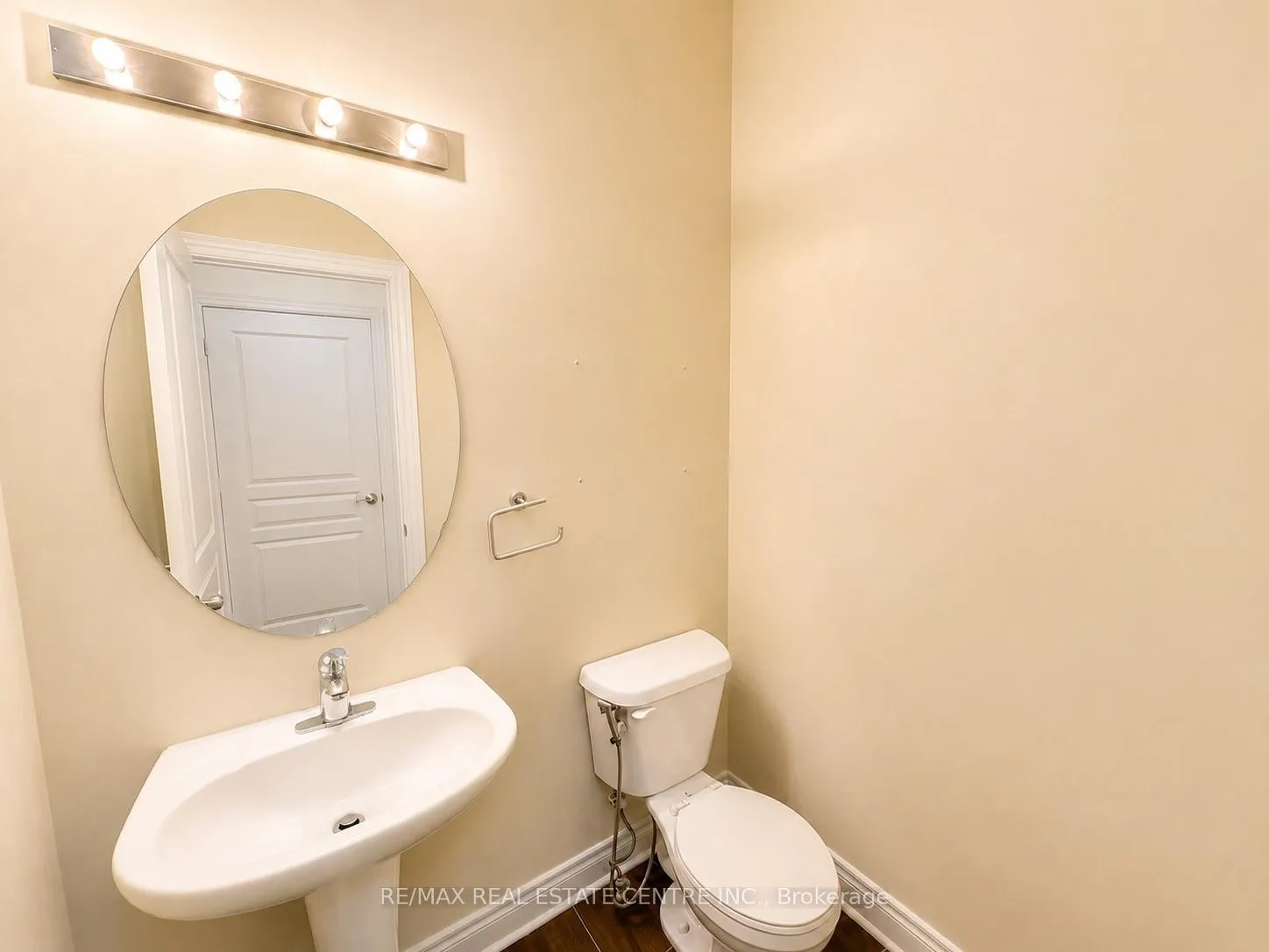 Photo 14 of 2491 Postmaster Drive, Oakville, Westmount — HOMEH