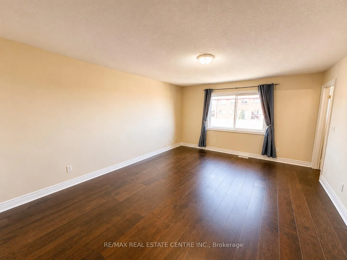 Photo 16 of 2491 Postmaster Drive, Oakville, Westmount — HOMEH