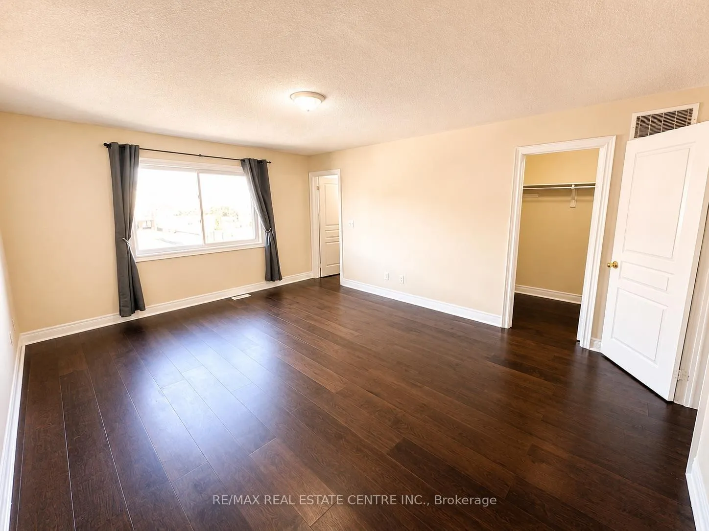Photo 17 of 2491 Postmaster Drive, Oakville, Westmount — HOMEH