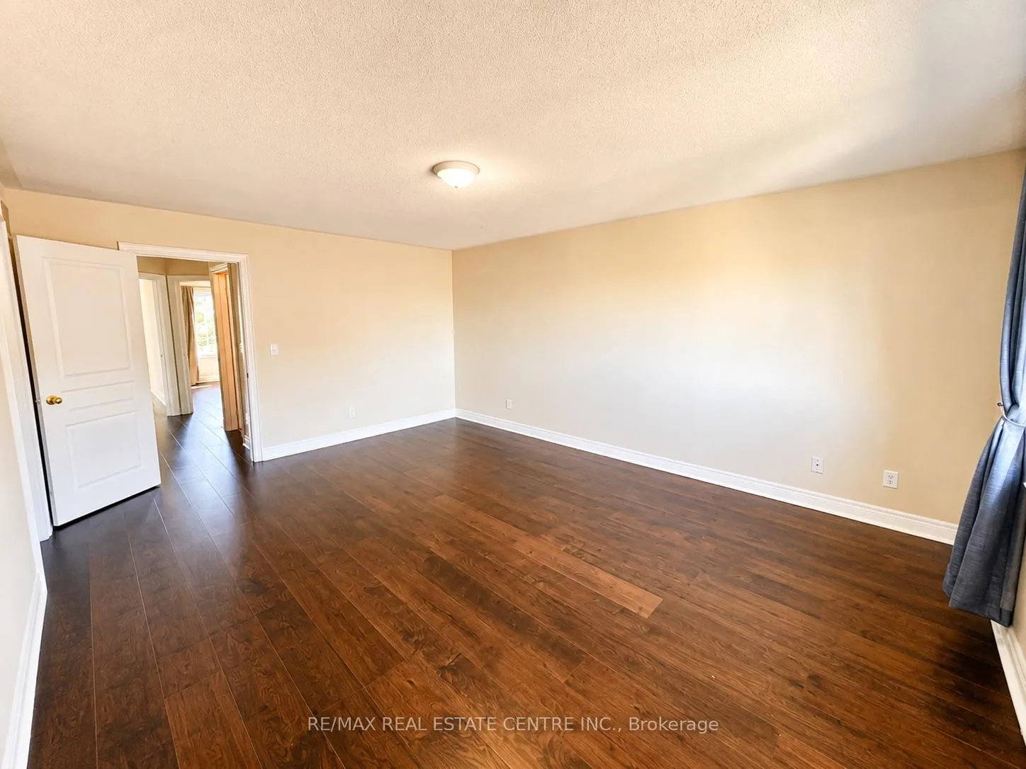 Photo 19 of 2491 Postmaster Drive, Oakville, Westmount — HOMEH