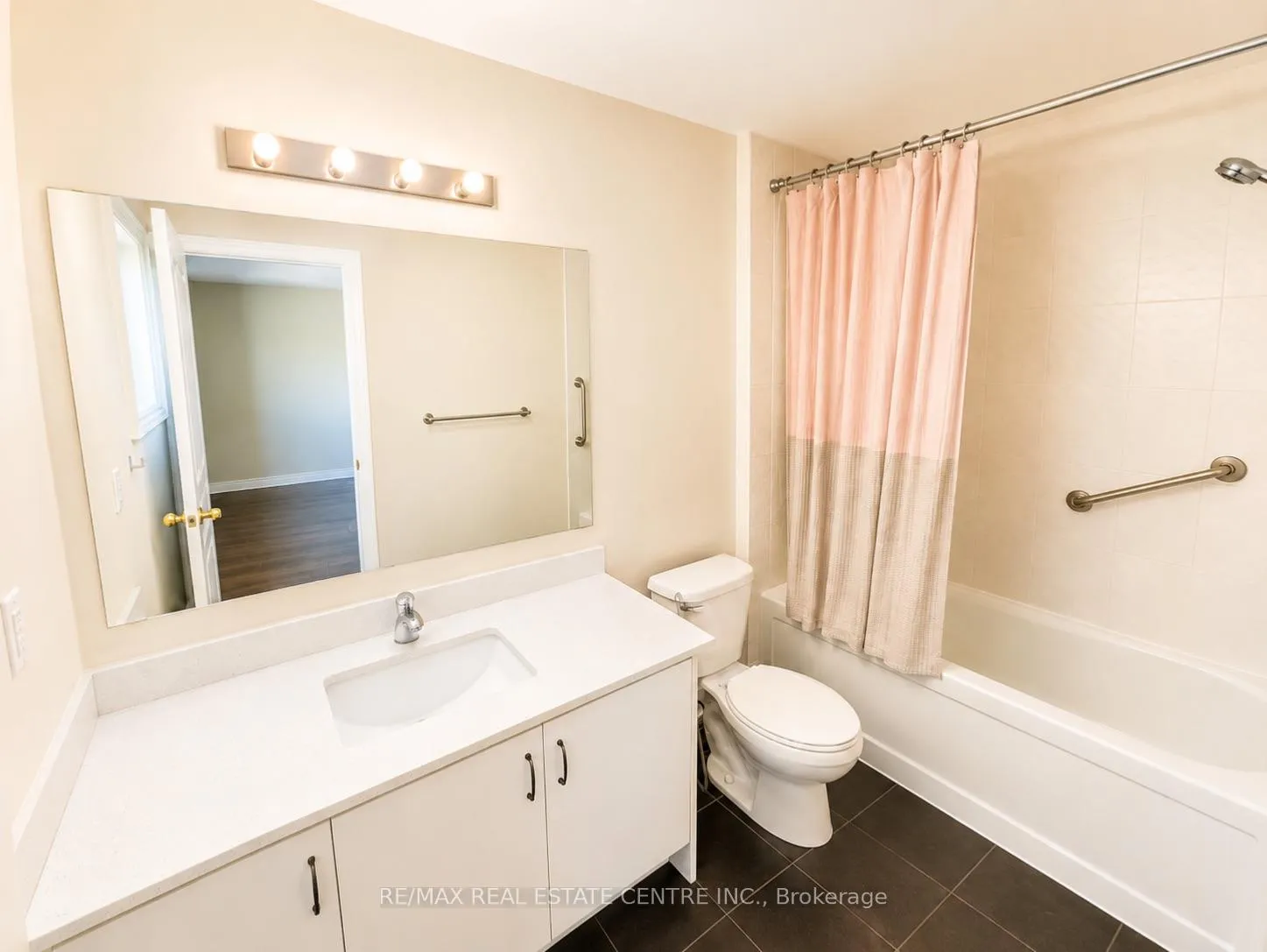 Photo 20 of 2491 Postmaster Drive, Oakville, Westmount — HOMEH
