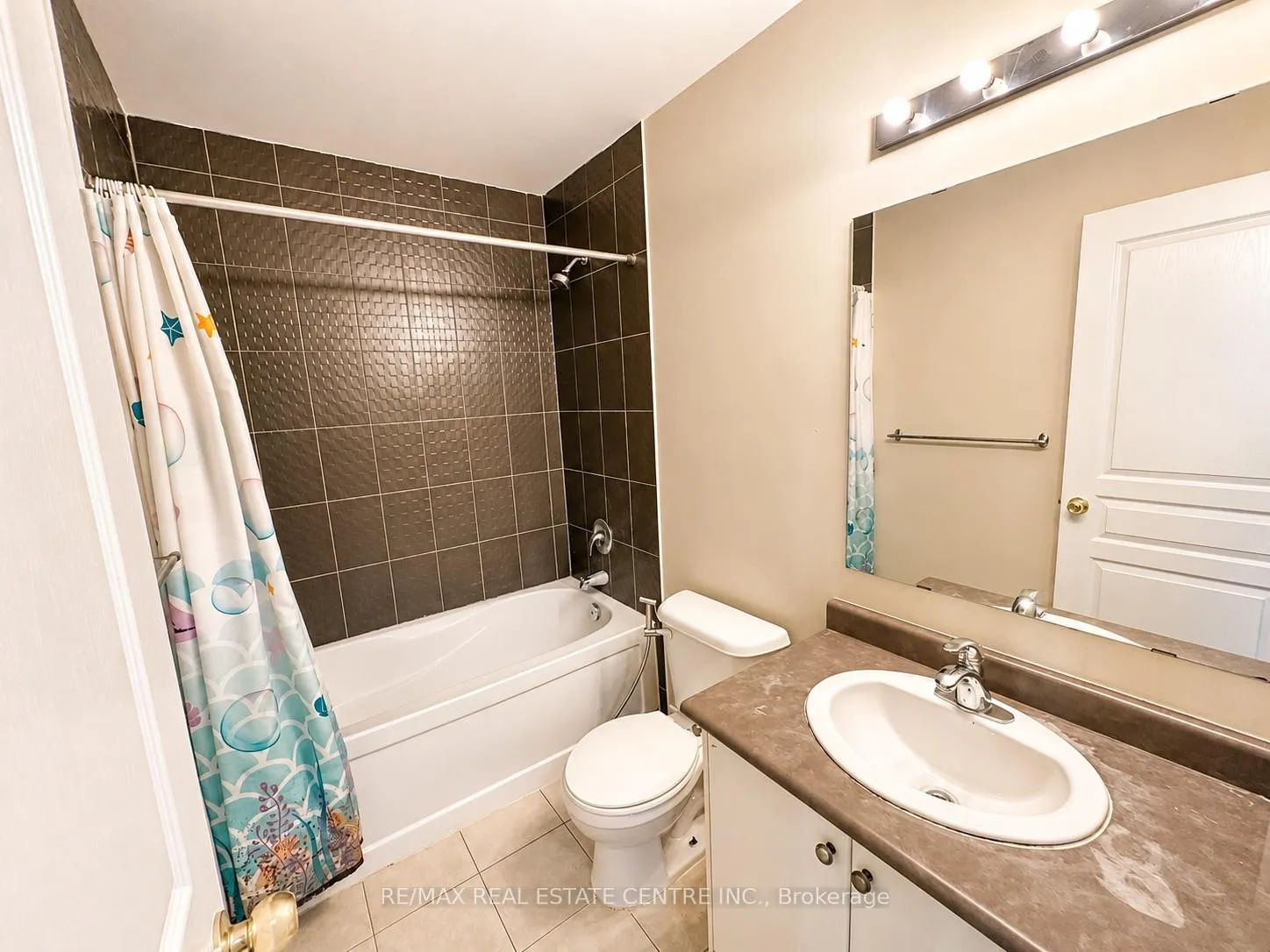Photo 22 of 2491 Postmaster Drive, Oakville, Westmount — HOMEH