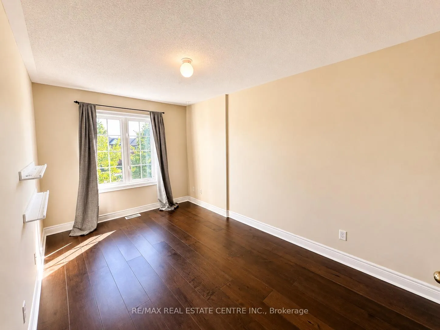 Photo 23 of 2491 Postmaster Drive, Oakville, Westmount — HOMEH