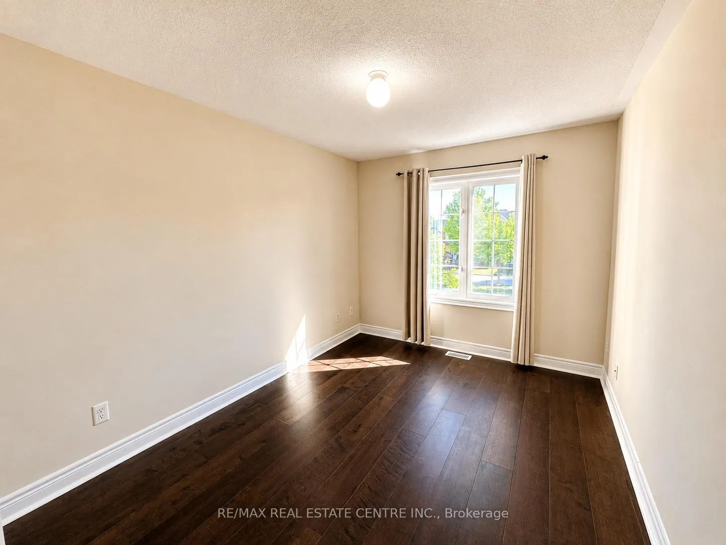 Photo 25 of 2491 Postmaster Drive, Oakville, Westmount — HOMEH
