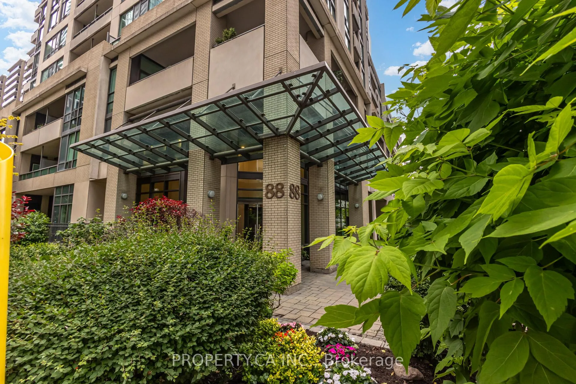 Photo 1 of Unit 1407, 88 Broadway Avenue, Toronto, Mount Pleasant East — HOMEH