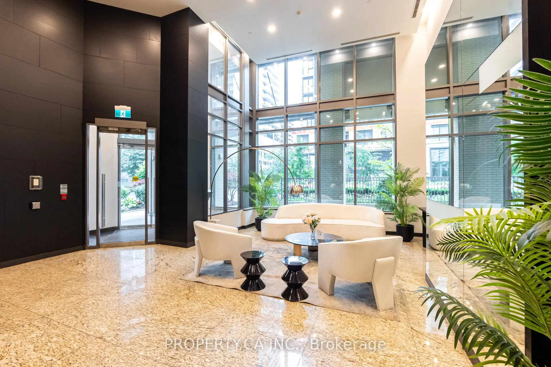 Photo 2 of Unit 1407, 88 Broadway Avenue, Toronto, Mount Pleasant East — HOMEH