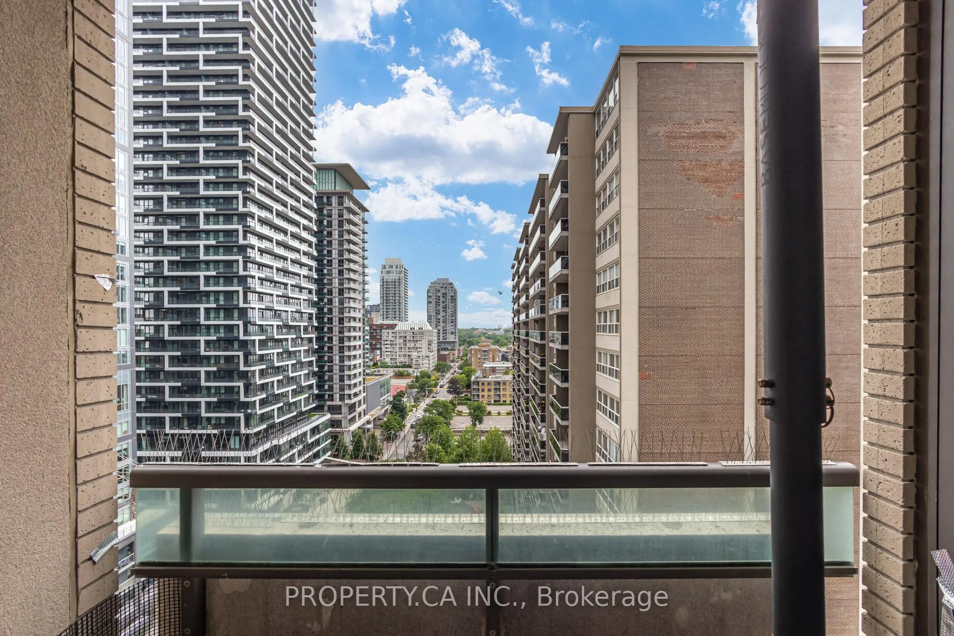 Photo 17 of Unit 1407, 88 Broadway Avenue, Toronto, Mount Pleasant East — HOMEH