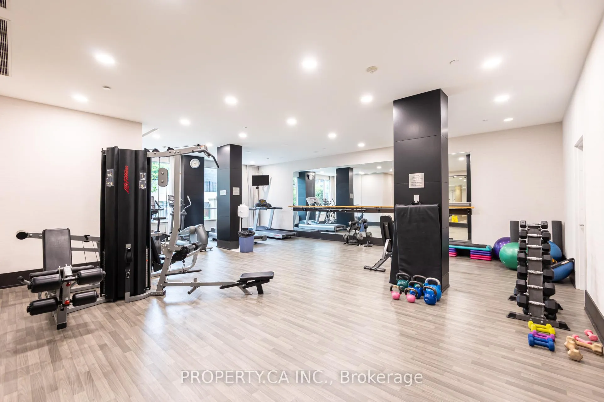 Photo 23 of Unit 1407, 88 Broadway Avenue, Toronto, Mount Pleasant East — HOMEH