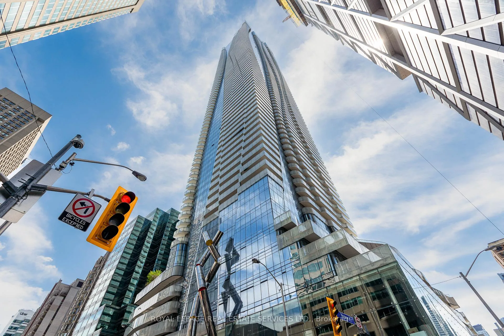 Photo 1 of Unit 3701, 1 Bloor Street E, Toronto, Church-Yonge Corridor — HOMEH