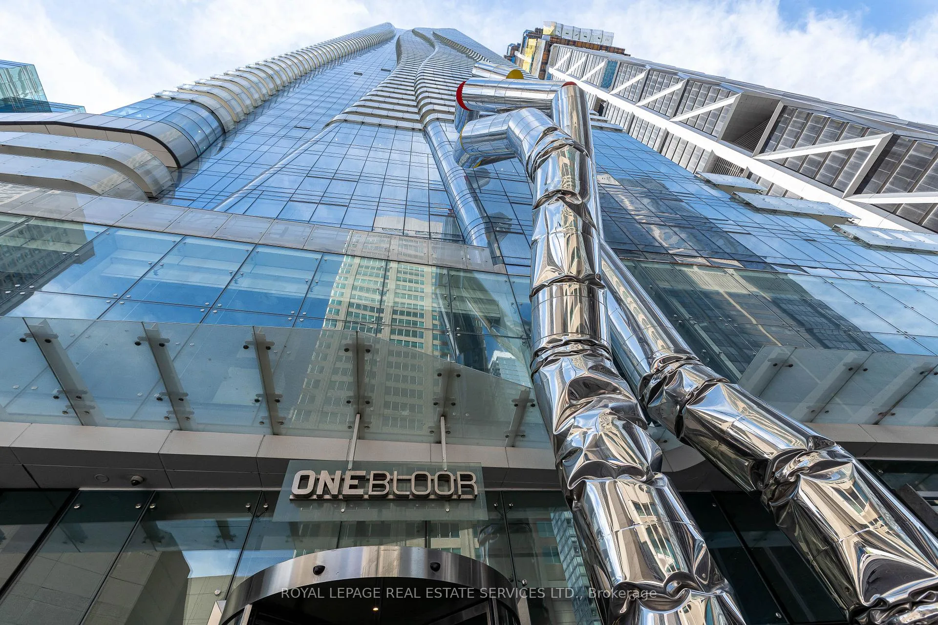 Photo 2 of Unit 3701, 1 Bloor Street E, Toronto, Church-Yonge Corridor — HOMEH