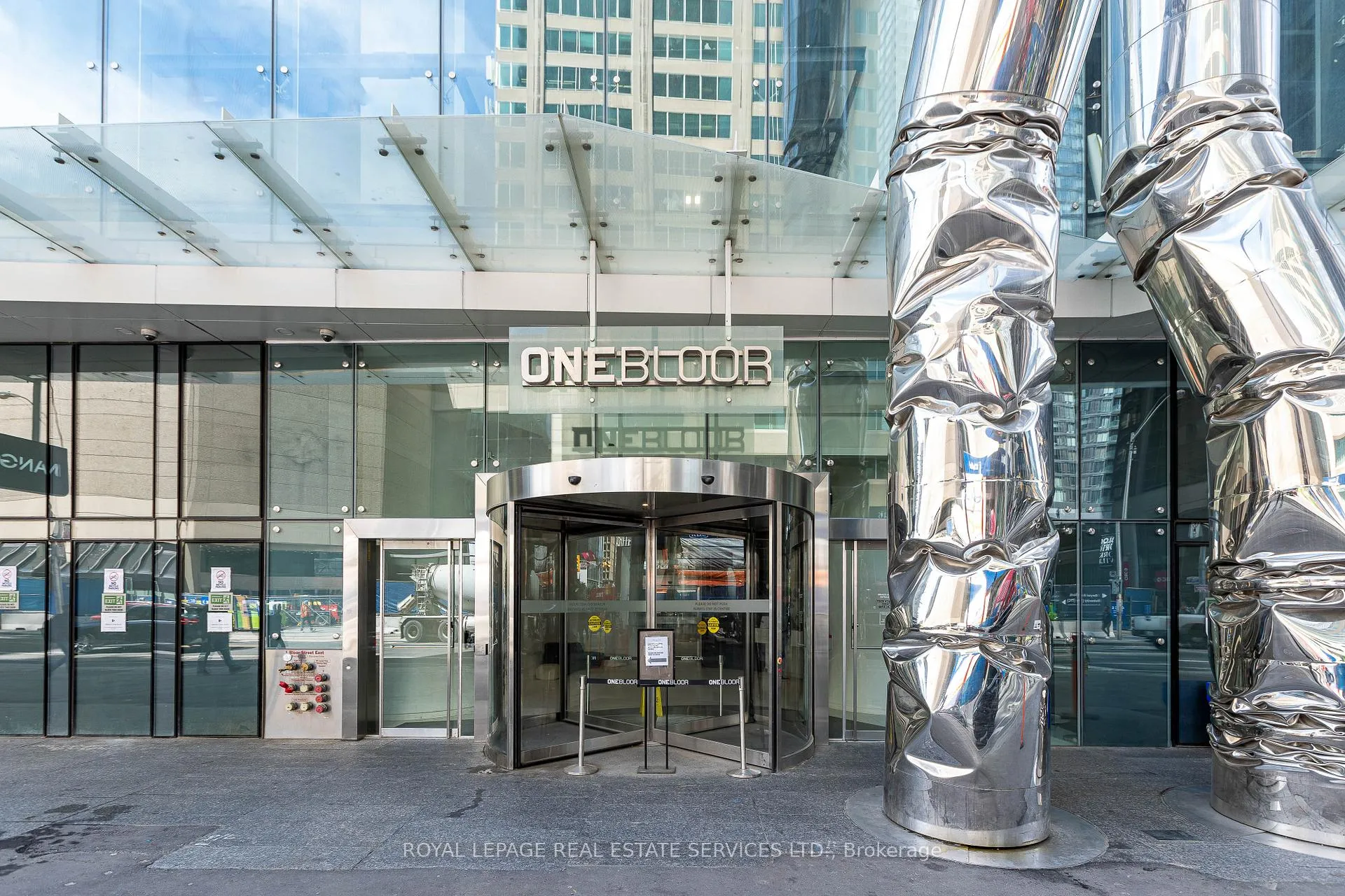Photo 3 of Unit 3701, 1 Bloor Street E, Toronto, Church-Yonge Corridor — HOMEH
