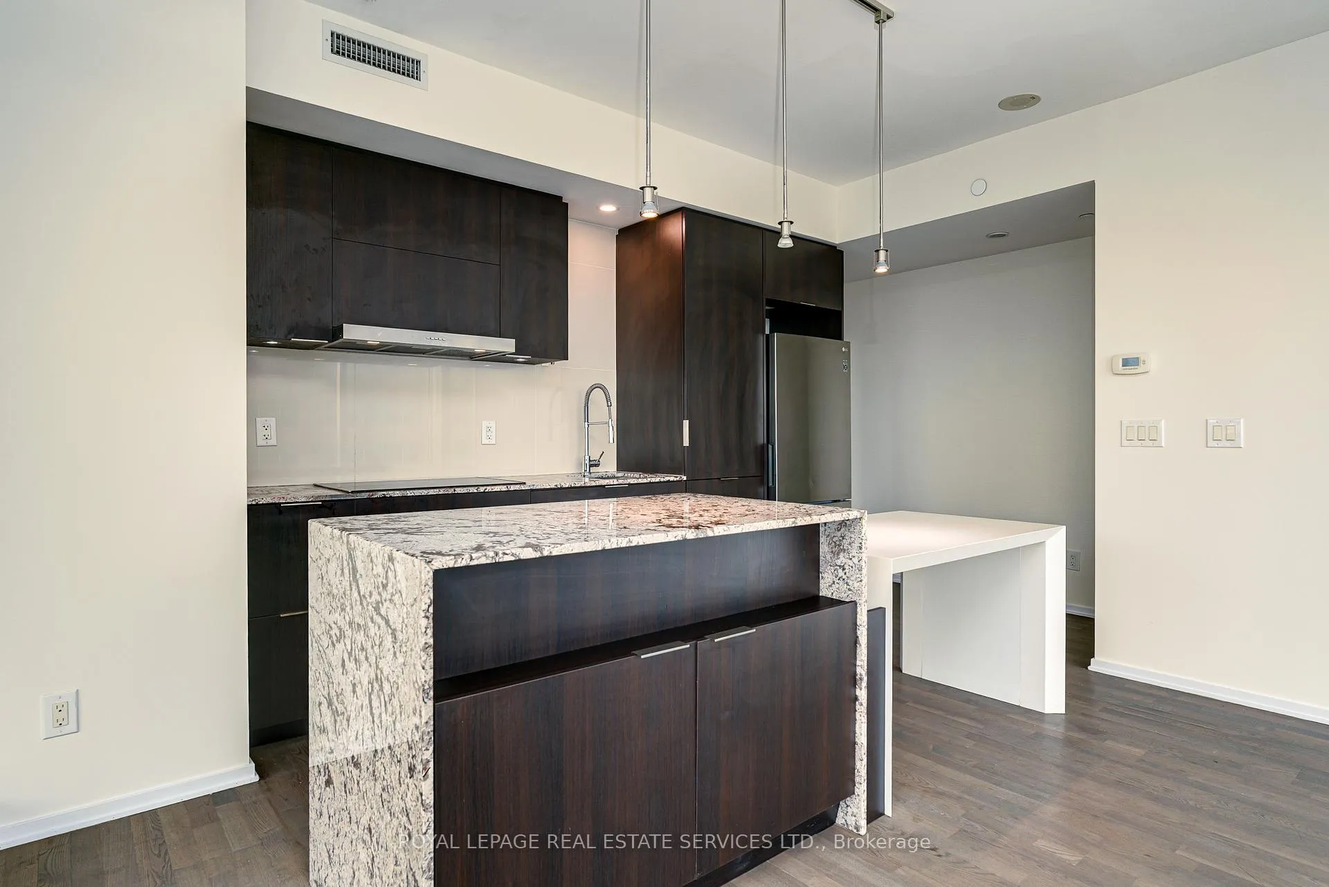 Photo 9 of Unit 3701, 1 Bloor Street E, Toronto, Church-Yonge Corridor — HOMEH