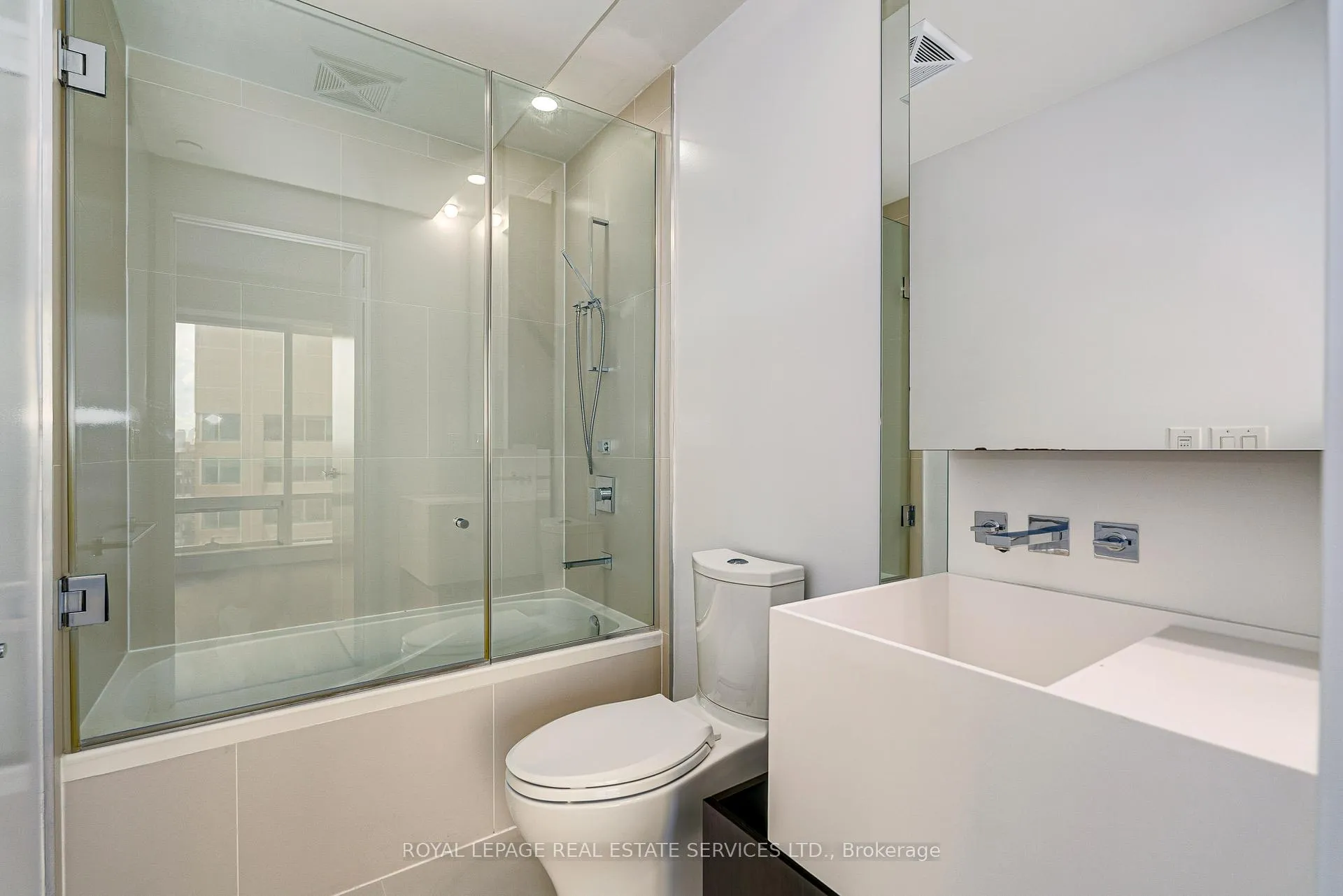 Photo 14 of Unit 3701, 1 Bloor Street E, Toronto, Church-Yonge Corridor — HOMEH