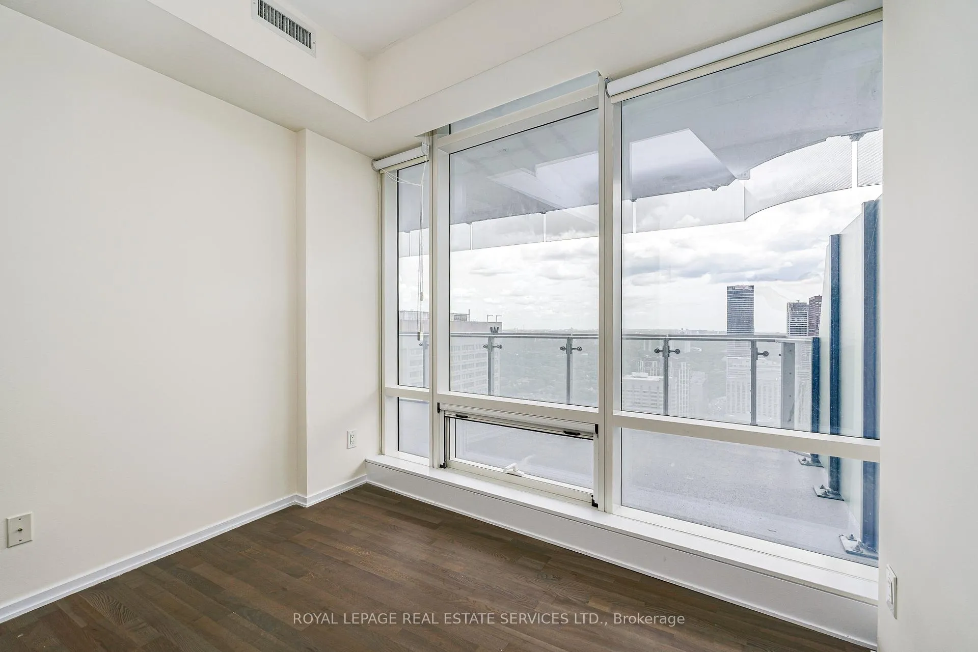 Photo 16 of Unit 3701, 1 Bloor Street E, Toronto, Church-Yonge Corridor — HOMEH