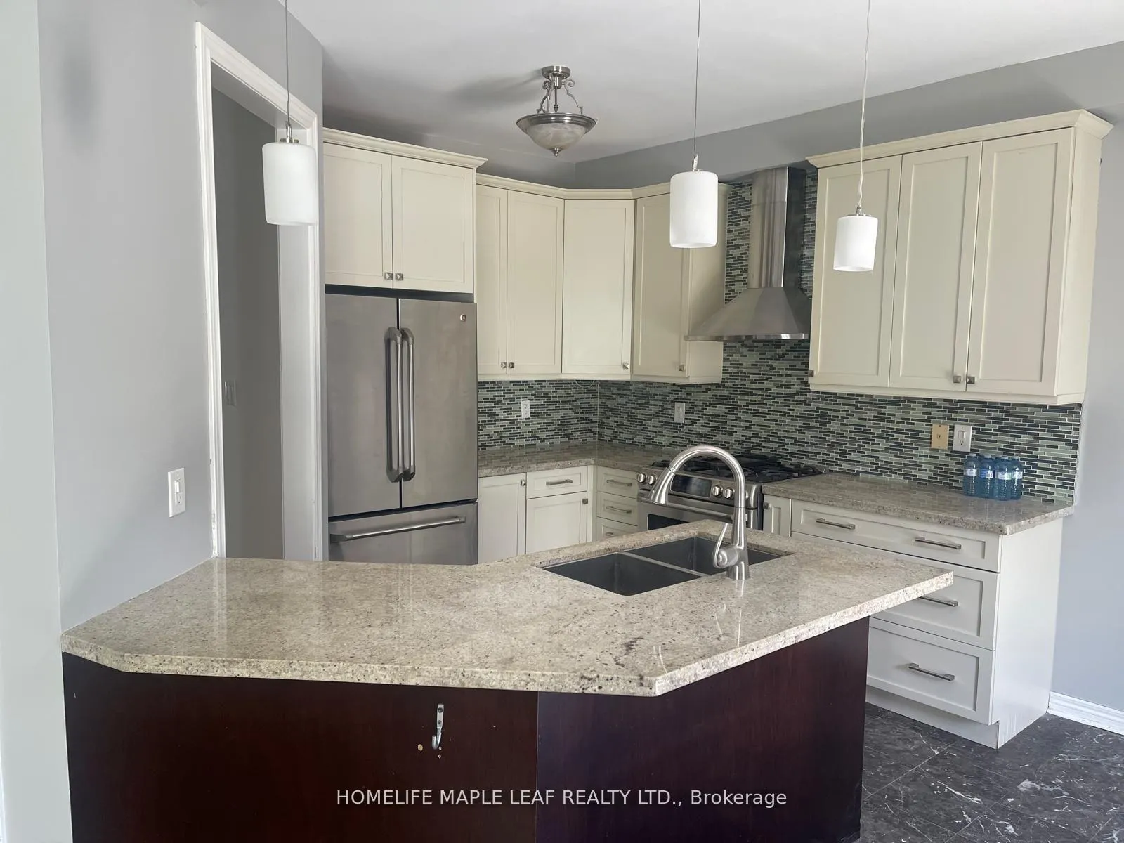 Photo 3 of 51 Redfinch Crescent, Vaughan, Vellore Village — HOMEH