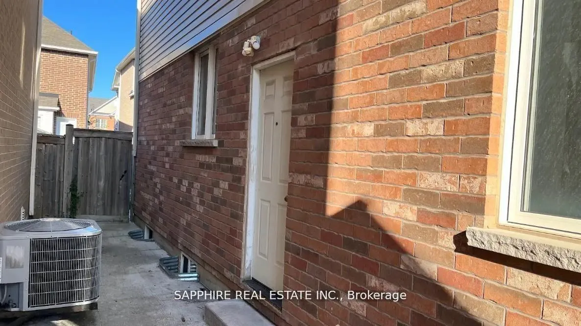 Photo 2 of 325 Trudeau (Basement) Drive, Milton, Clarke — HOMEH