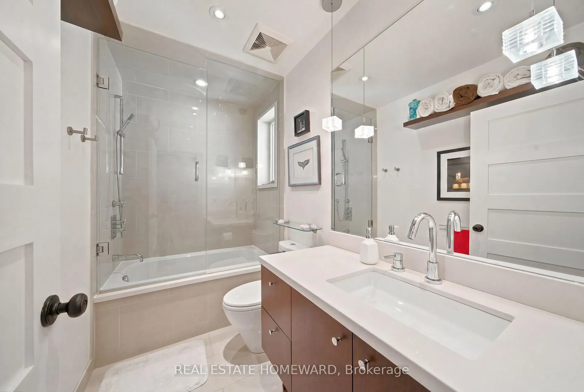 Photo 23 of 98 Drayton Avenue, Toronto, Woodbine Corridor — HOMEH