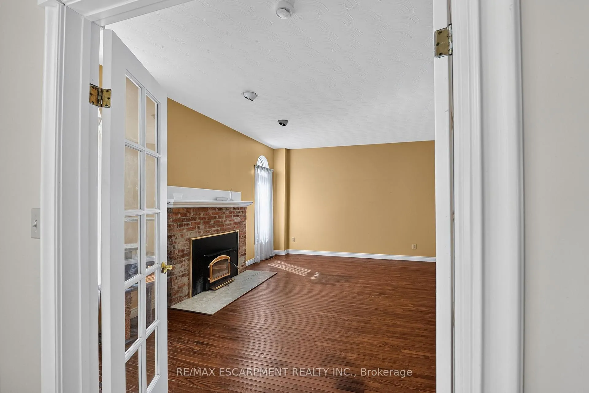 Photo 5 of 4956 Sann Road N, Lincoln, Lincoln Lake — HOMEH