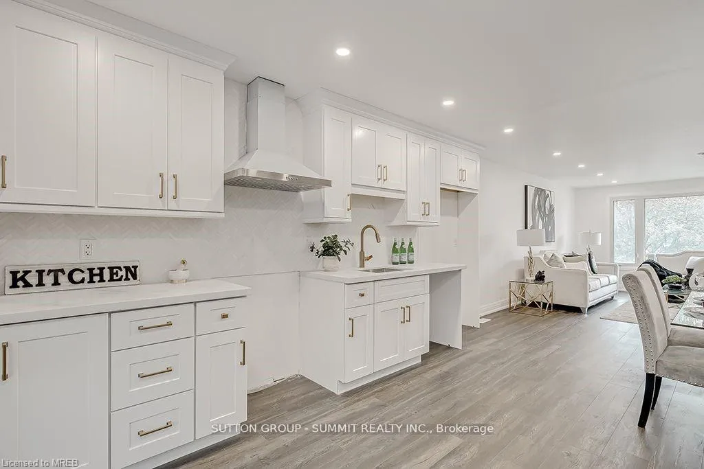 Photo 4 of Unit Upper, 16 Upper Canada Drive, Kitchener, Pioneer Park — HOMEH