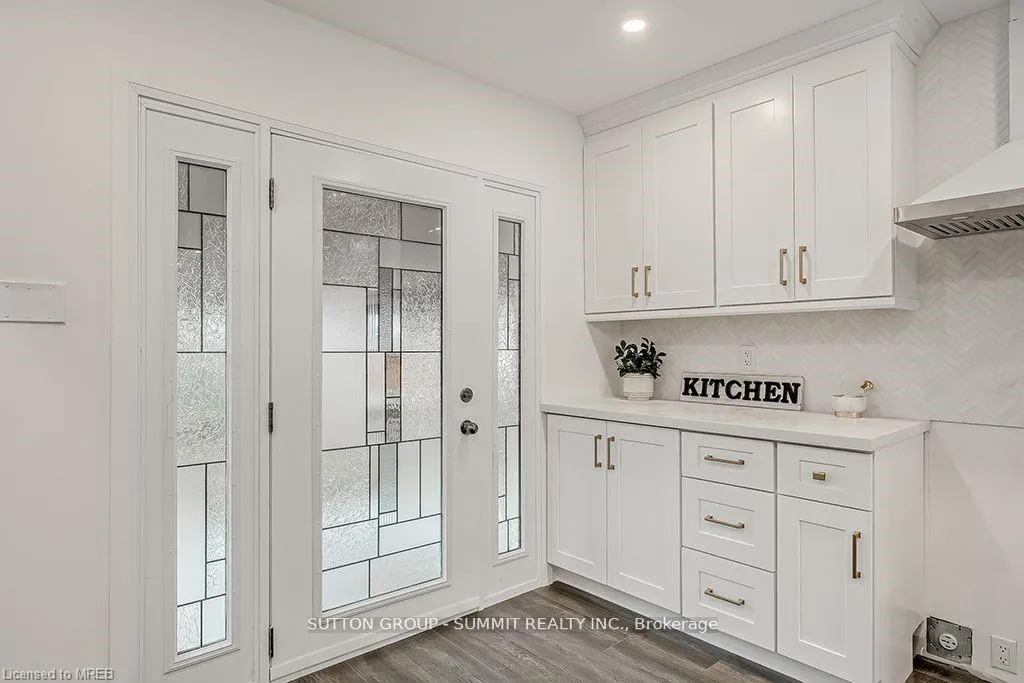 Photo 5 of Unit Upper, 16 Upper Canada Drive, Kitchener, Pioneer Park — HOMEH